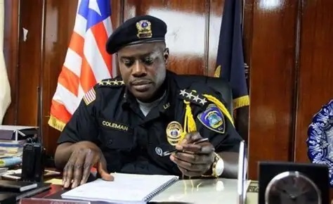 POLICE GRAB 5 ARMED ROBBERY SUSPECTS