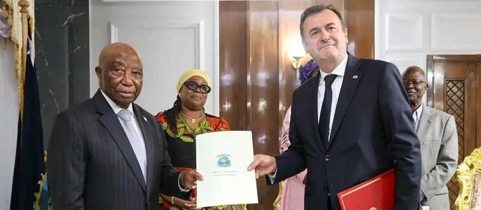 BOAKAI RECEIVES FRENCH AMBASSADOR